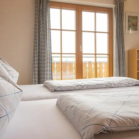 Busseck Hof Apartman *